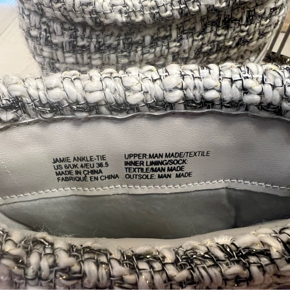 JustFab winter boots. Gray in color with a sweater top. Size: US 6/UK 4/EU 36.5 - Picture 6 of 6